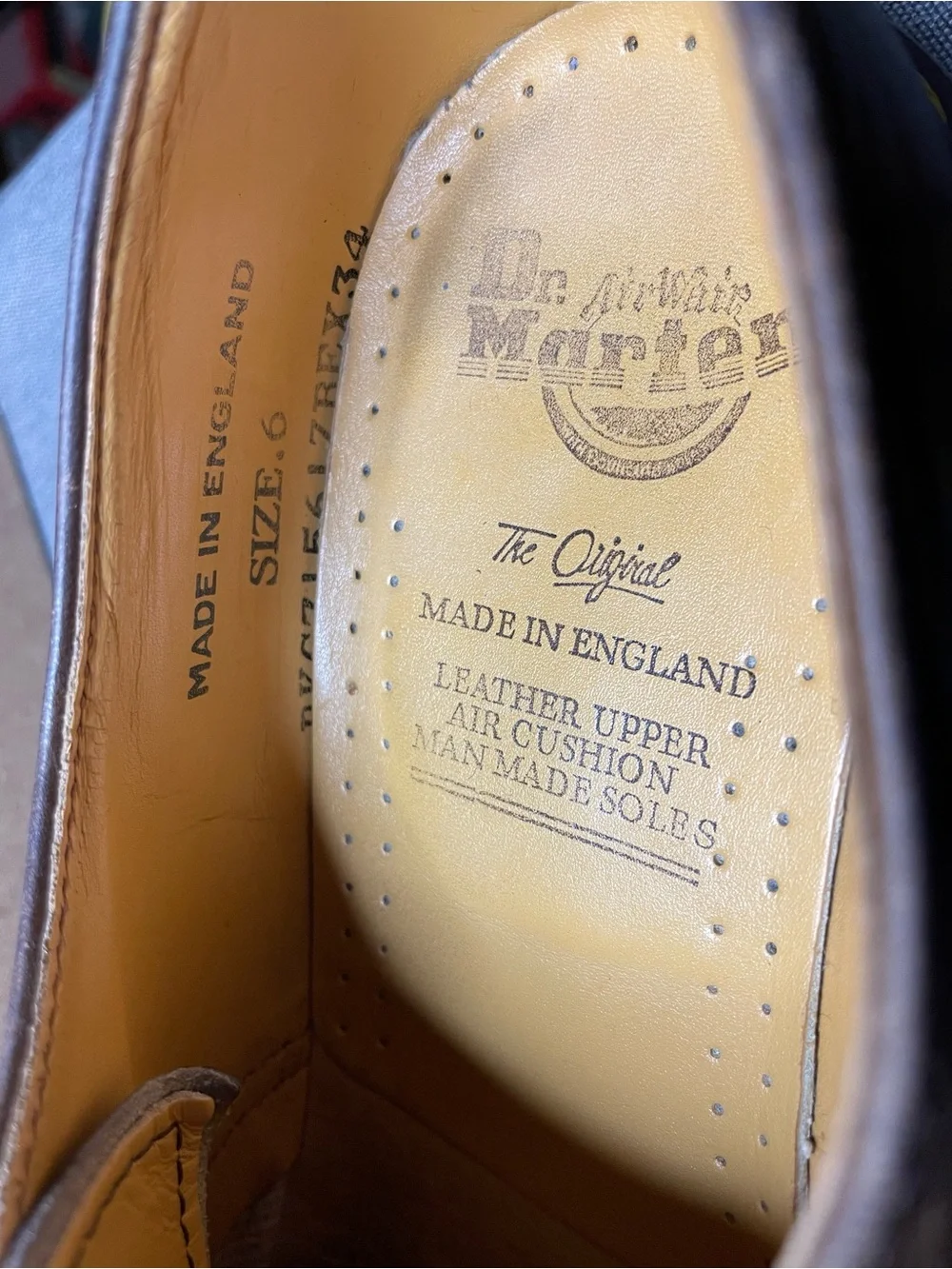Vintage Dr. Martens made in England Men's Brown Leather Lace-Up Shoes size 7